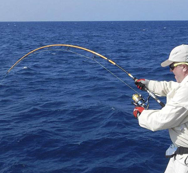Darum geht es beim Popperfischen im Salzwasser: Krumme Ruten